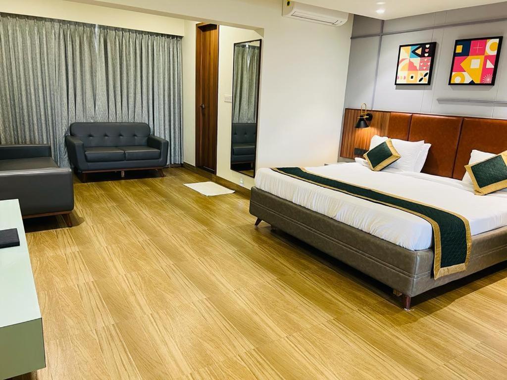 The Lemon Grass Hotel Gandhinagar Dış mekan fotoğraf