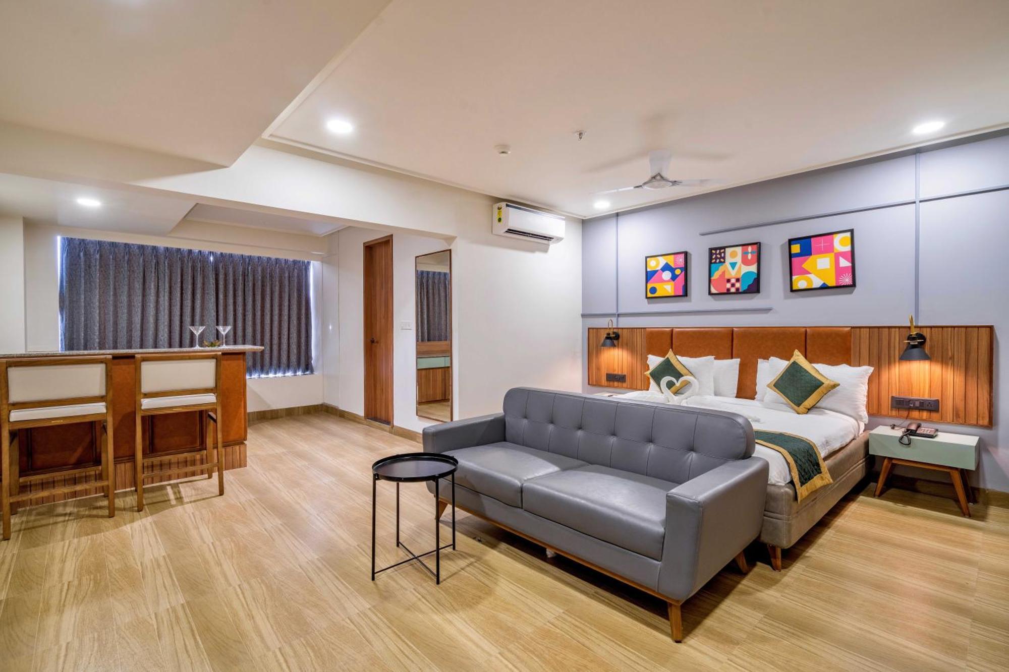 The Lemon Grass Hotel Gandhinagar Dış mekan fotoğraf